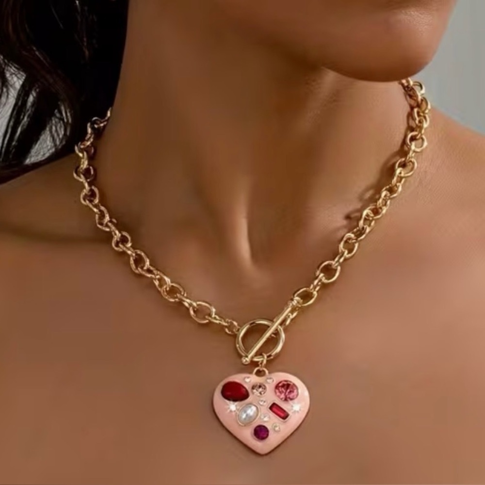 BOUTIQUE ENAMEL AND GEM HEART NECKLACE ❤️